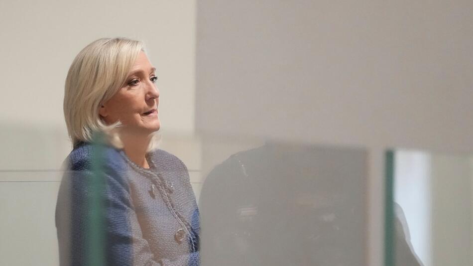 Gericht urteilt über Le Pen in Prozess um EU-Geld