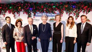 Königin Silvia (l.) zwischen ihrem Sohn Prinz Carl Philip und König Carl XVI. Gustaf, sowie ...
