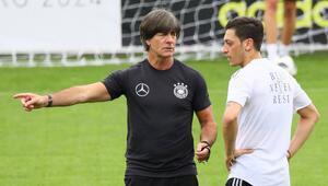 Joachim Löw und Mesut Özil