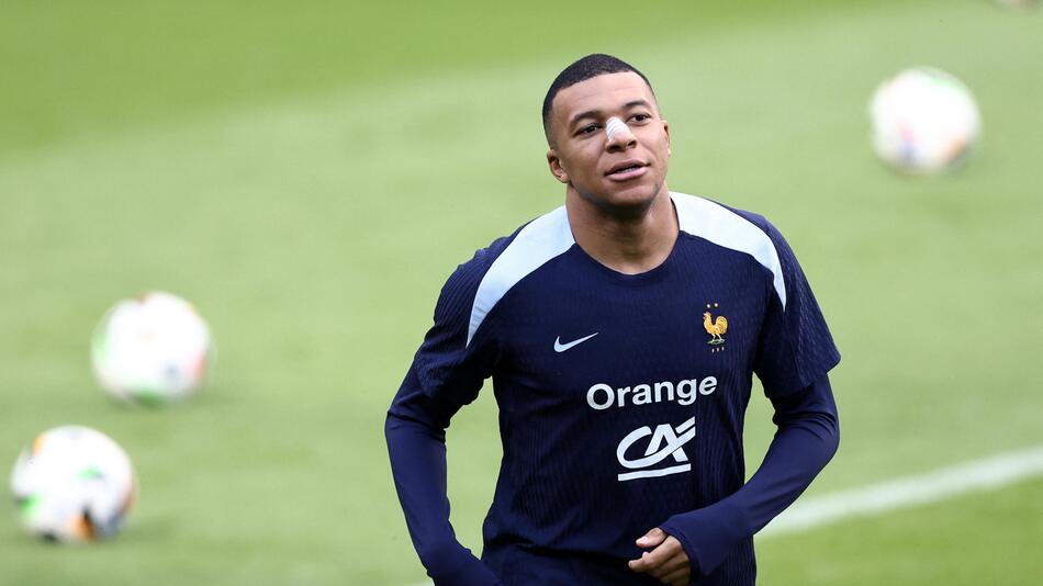 Frankreichs Torjäger Kylian Mbappe im Training