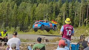 Glück im Unglück: Rallye-Fahrzeug überschlägt sich – Insassen bleiben unverletzt