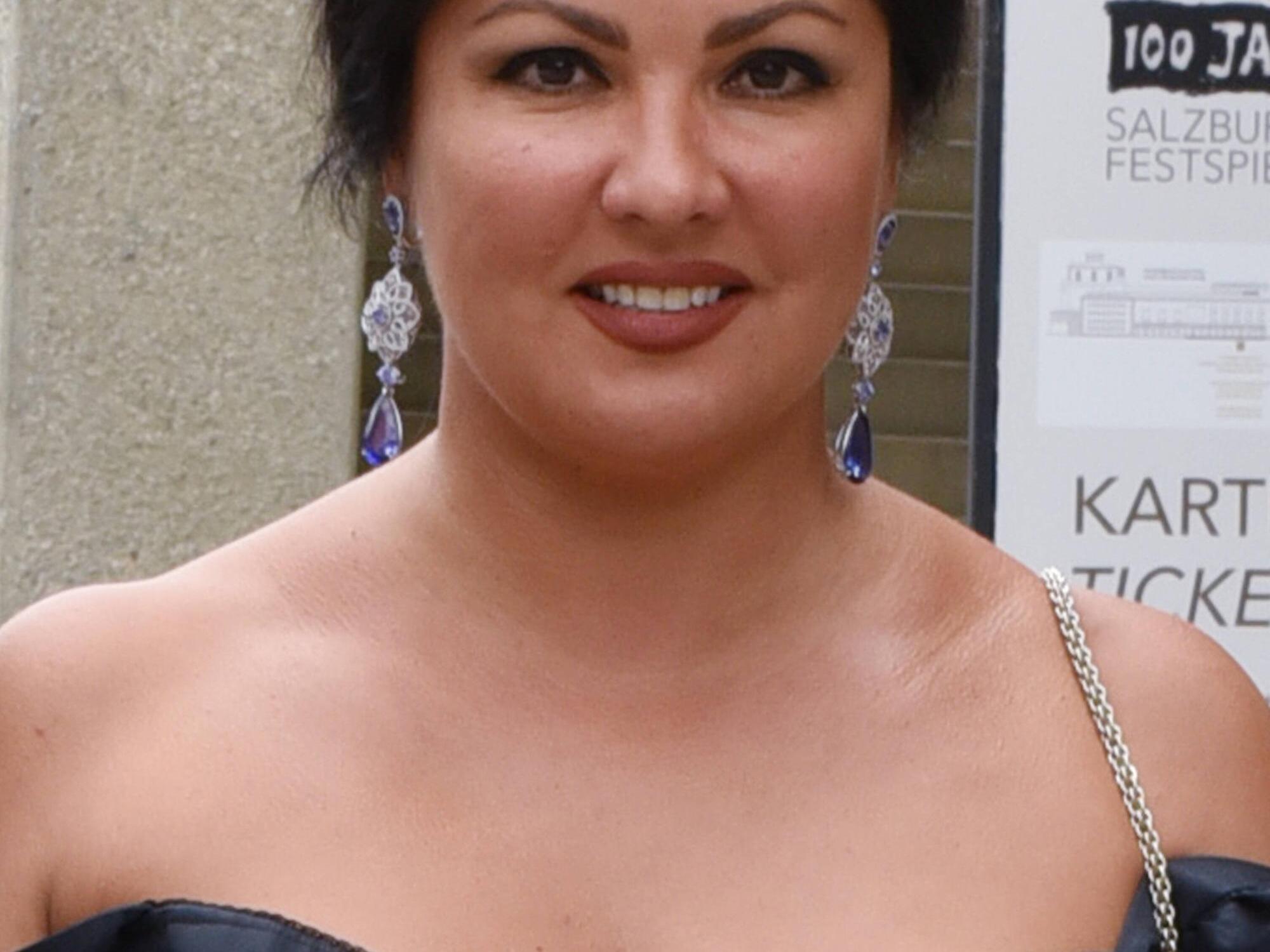 Voyaga etgan onalar anal yaqin suratlar Biseksuallar yigitlarning bo‘g‘zini tushiradi