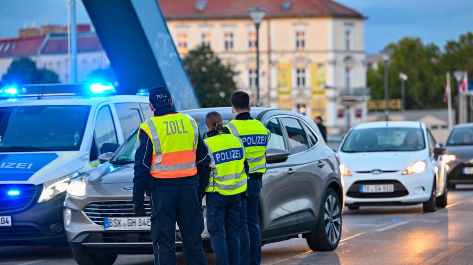 Bundespolizei am deutsch-polnischen Grenzübergang