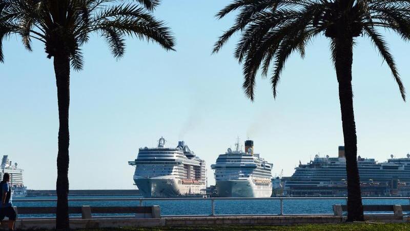 Kreuzfahrtschiffe im Hafen von Palma