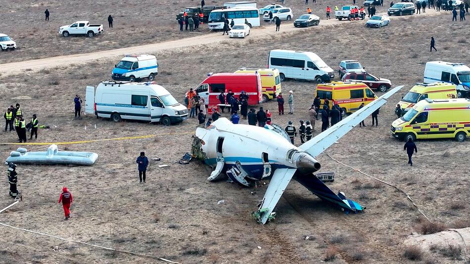 Passagierflugzeug stürzt in Kasachstan ab