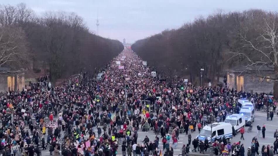 Hunderttausende protestieren gegen Rechtsruck