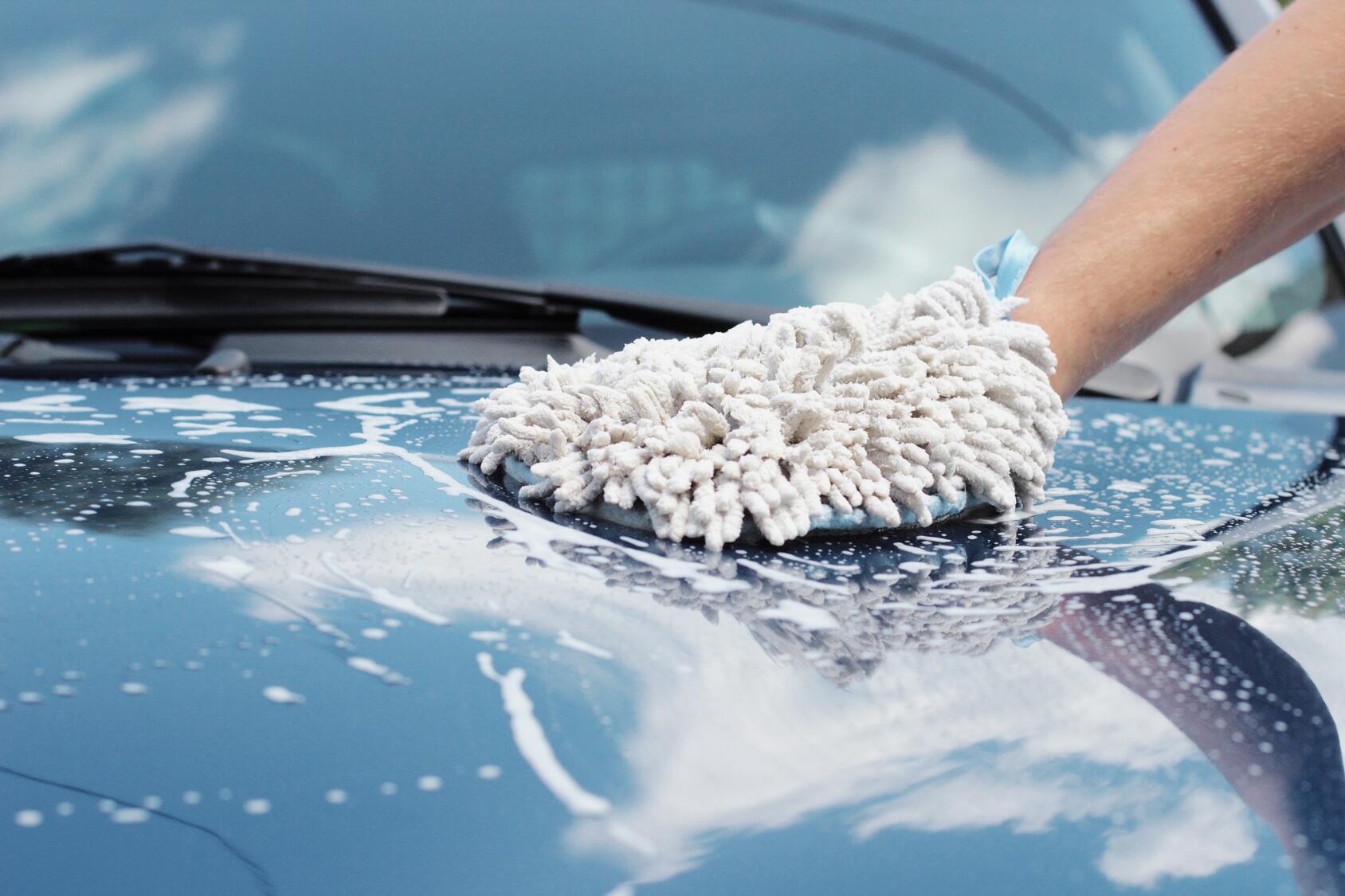 Autopflege im Winter: Vorsicht bei der Autowäsche