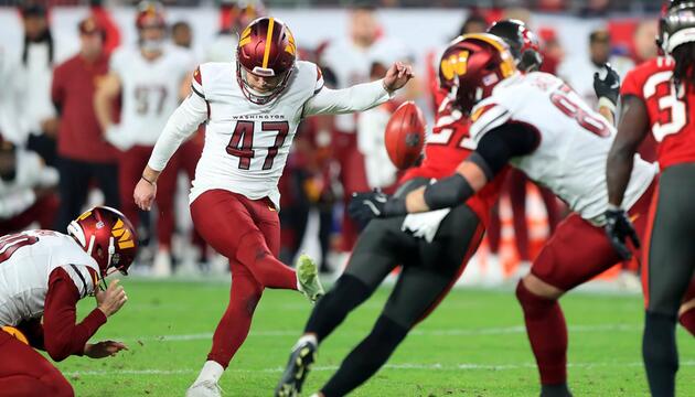 Die Entscheidung: Commanders-Kicker Zane Gonzalez beim entscheidenden Field Goal.