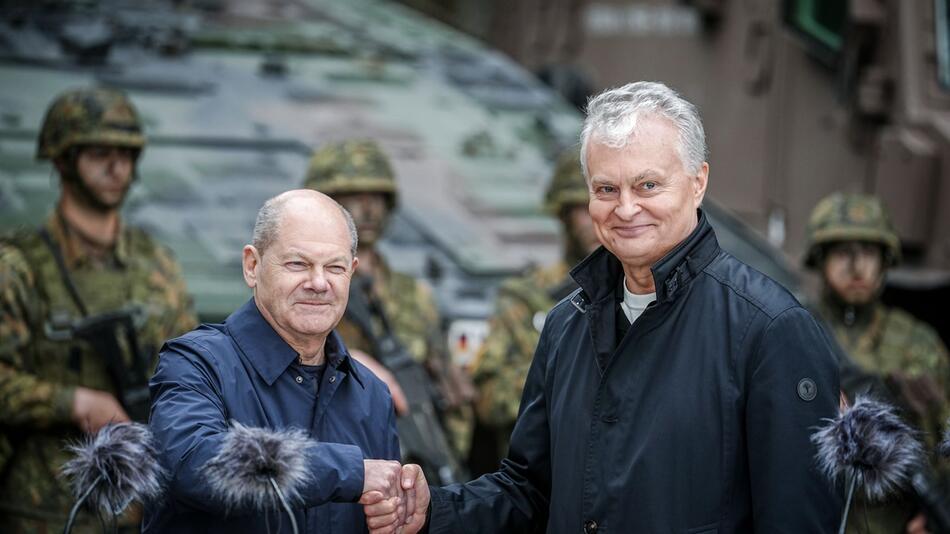 Bundeskanzler Scholz besucht deutsche Soldaten in Litauen