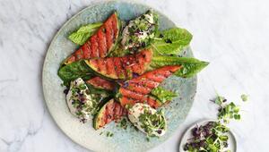 Gegrillte Wassermelone mit Ricotta-Kräuter-Nocken