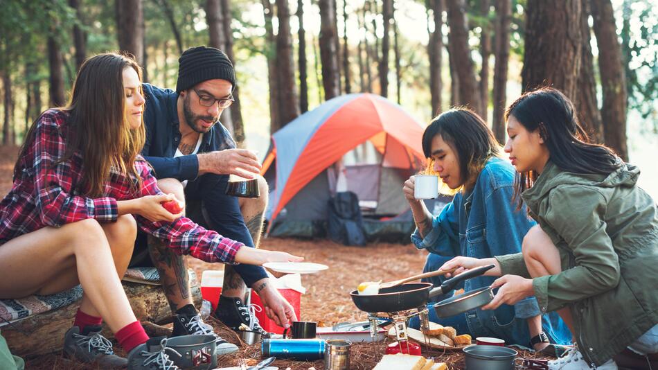 camping, zelten, kochen, essen, grill, kocher, besteck, urlaub, sommer, campingzubehör