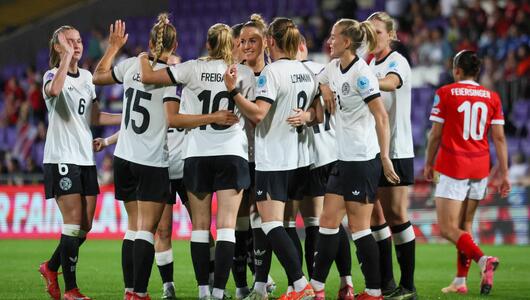 Die DFB-Frauen jubeln im letzten Spiel vor der EM gegen Österreich