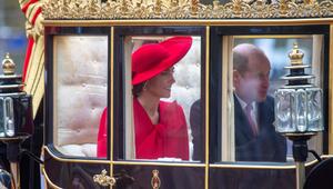 Prinzessin Kate und Prinz William in einer Kutsche während eines anderen Staatsbesuchs.