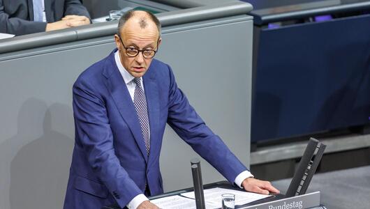Bundeskanzler Friedrich Merz (CDU) gibt eine Regierungserklärung ab