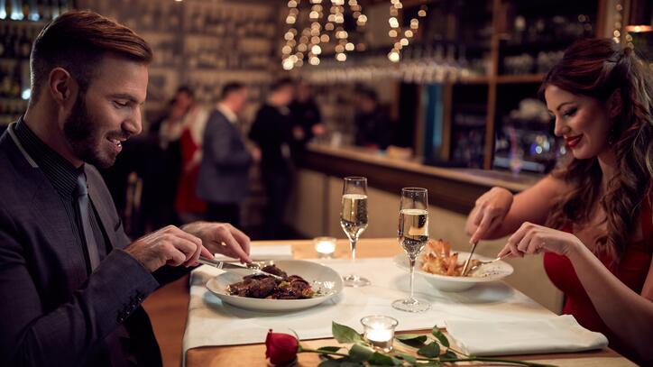 Pärchen beim Abendessen