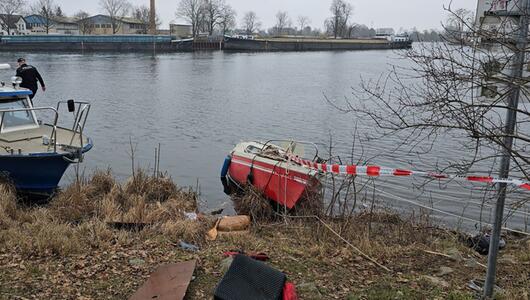 Ein Toter und ein Vermisster nach Bootsunfall