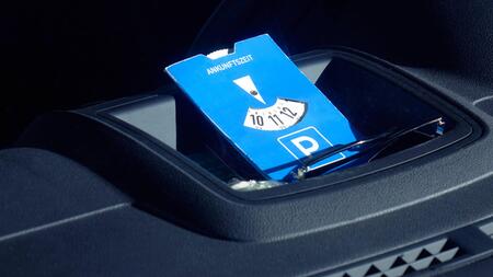Mit deutscher Parkscheibe in Österreich droht ein Bußgeld