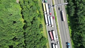 Feiertag und Urlaubsende - volle Straßen erwartet