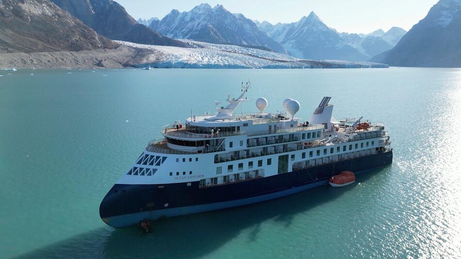 Kreuzfahrtschiff vor Grönland auf Grund gelaufen