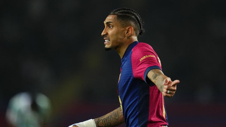 Raphinha war beim Spiel des FC Barcelona gegen Real Betis sichtlich angefressen.