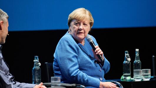 Merkel im Gespräch mit Cheema und Mendel