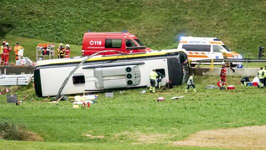 Mehrere Tote bei Busunfall in der Schweiz