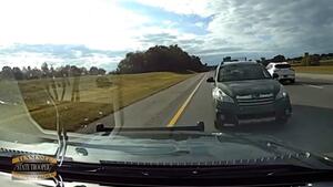 Dashcam filmt: Falschfahrer kracht auf Interstate in Streifenwagen