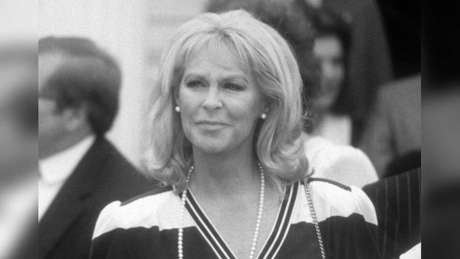 Joan Kennedy, die erste Frau von Senator Ted Kennedy, ist im Alter von 89 Jahren gestorben.
