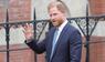 Prinz Harry ist allein nach Großbritannien gereist.