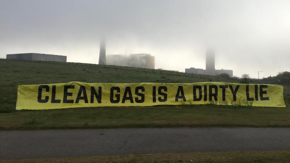 Aktivisten protestieren gegen Kraftwerk in Schottland