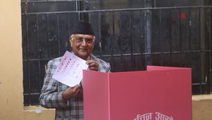 Khadga Prassad Oli, Vorsitzender der Kommunistischen Partei
