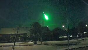 Gr&uuml;nes Leuchten am Himmel: Meteor erhellt Nacht &uuml;ber Thailand