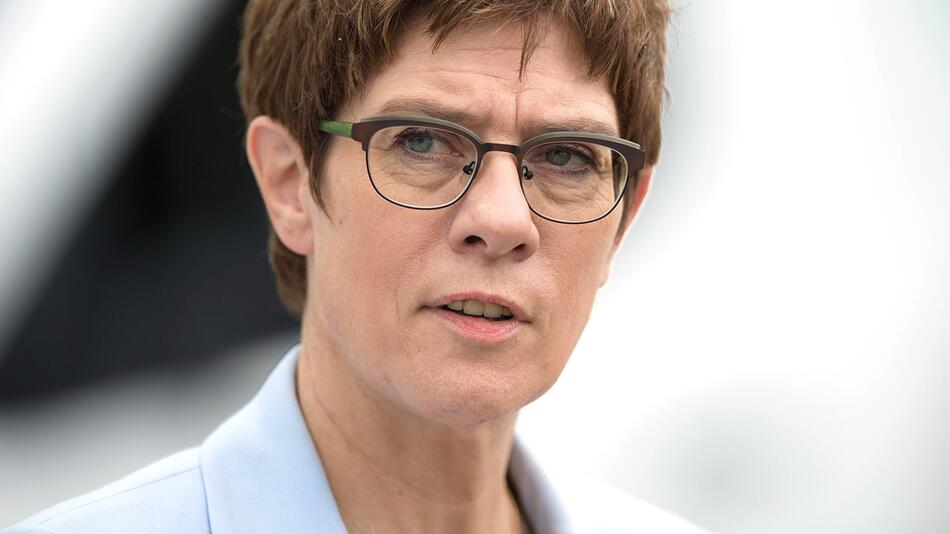 Verteidigungsministerin Kramp-Karrenbauer