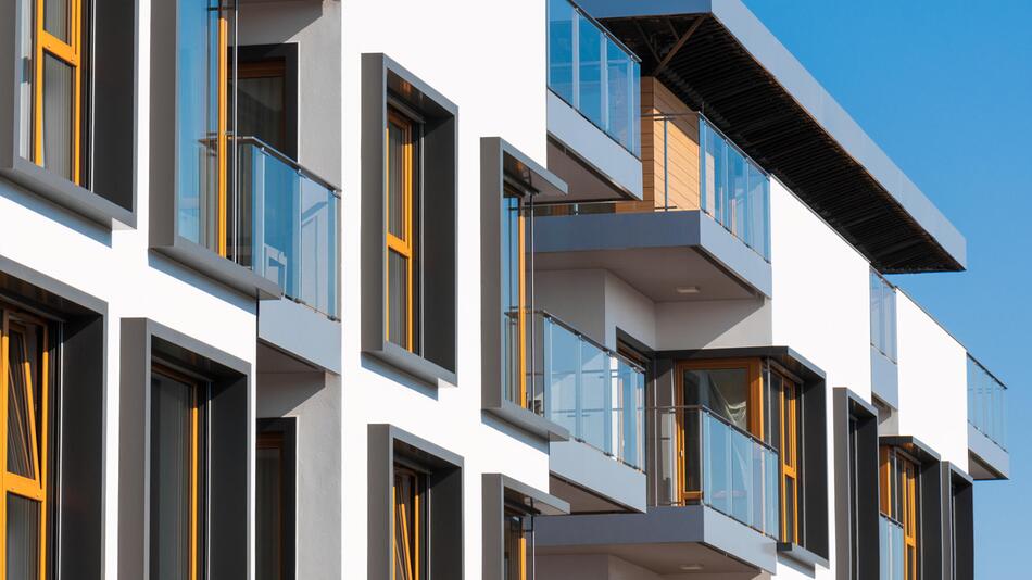 Die Wohnungsnot in Deutschland wächst, weil die Zahl der genehmigten Bauten nicht steigt.
