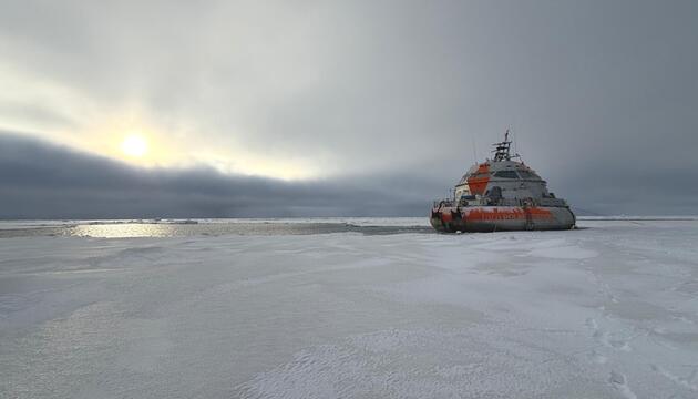 Forschungsschiff "Tara Polar Station" in der Arktis