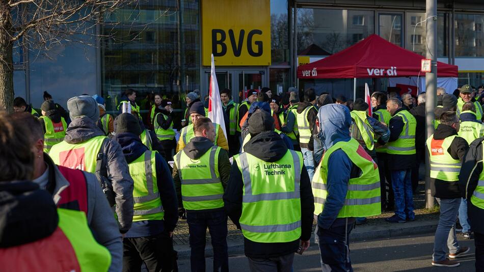 Warnstreiks im öffentlichen Nahverkehr - Berlin