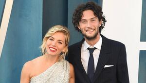 Sienna Miller mit ihrem Verlobtem Oli Green.