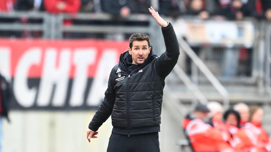 Miroslav Klose und seine Nürnberger verloren am Samstag gegen Hannover