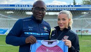 Im Sommer 2024 hat Madelene Wright beim Chesham United FC unterschrieben.