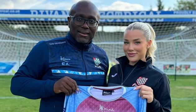 Im Sommer 2024 hat Madelene Wright beim Chesham United FC unterschrieben.