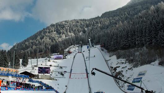 Diese Skisprung-Schanze in Predazzo wird bei Olympia 2026 von den Männern genutzt (Bild aus 2013).
