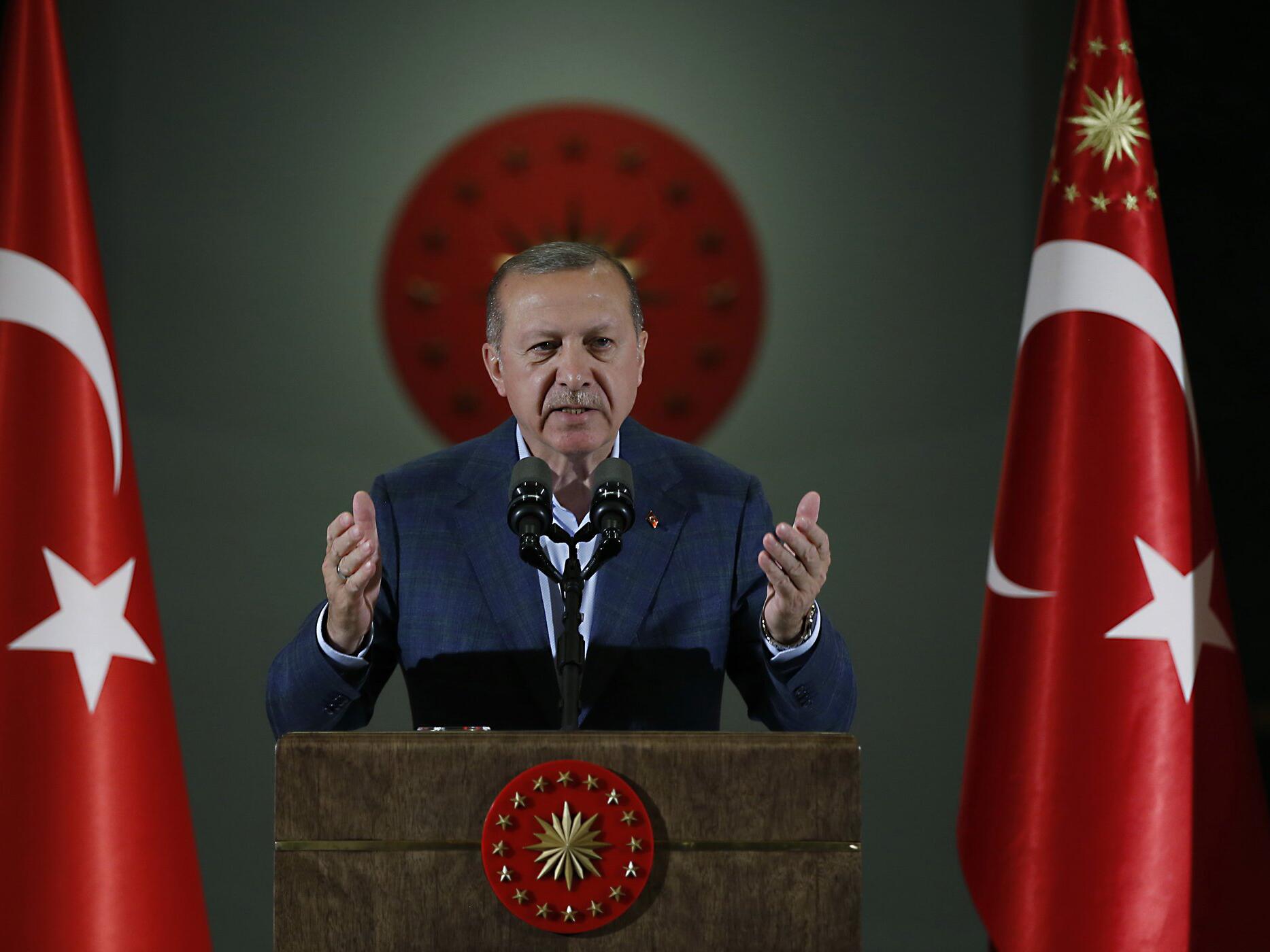 Erdogan Zu Wahlkampf In Sarajevo Tausende Turken Aus Deutschland Web De
