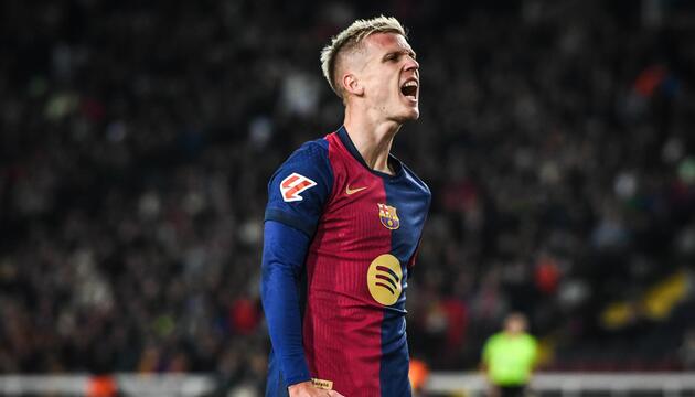 Wenn es schlecht läuft, ist Dani Olmo für den FC Barcelona bald nicht mehr am Ball.