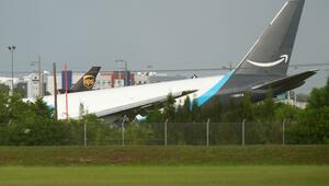Unfall mit Frachtflugzeug nach Landung am Flughafen Miami