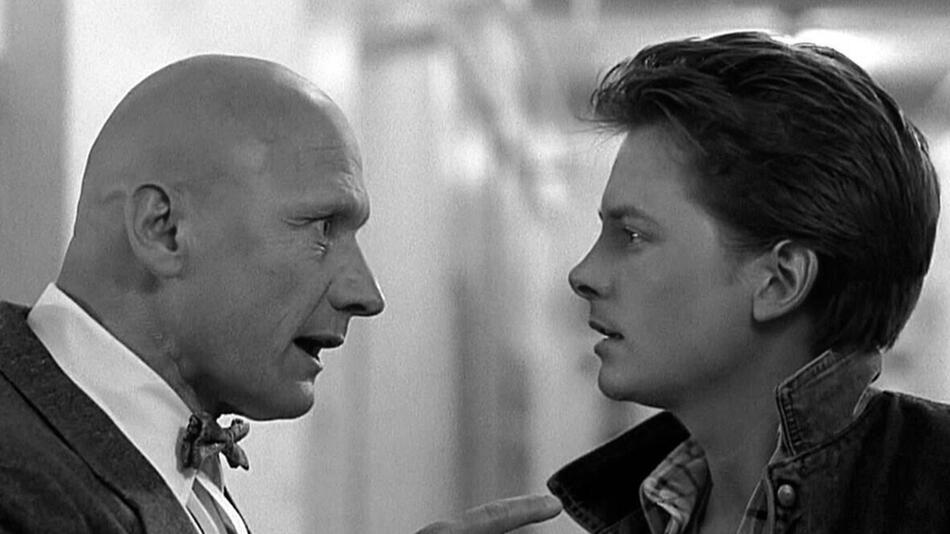 James Tolkan, hier zu sehen in einer Szene mit Michael J. Fox in "Zurück in die Zukunft".