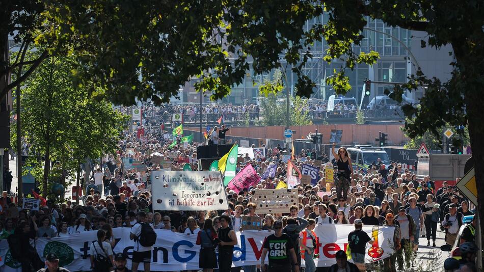 Aufruf zum Klimastreik von Fridays for Future - Hamburg