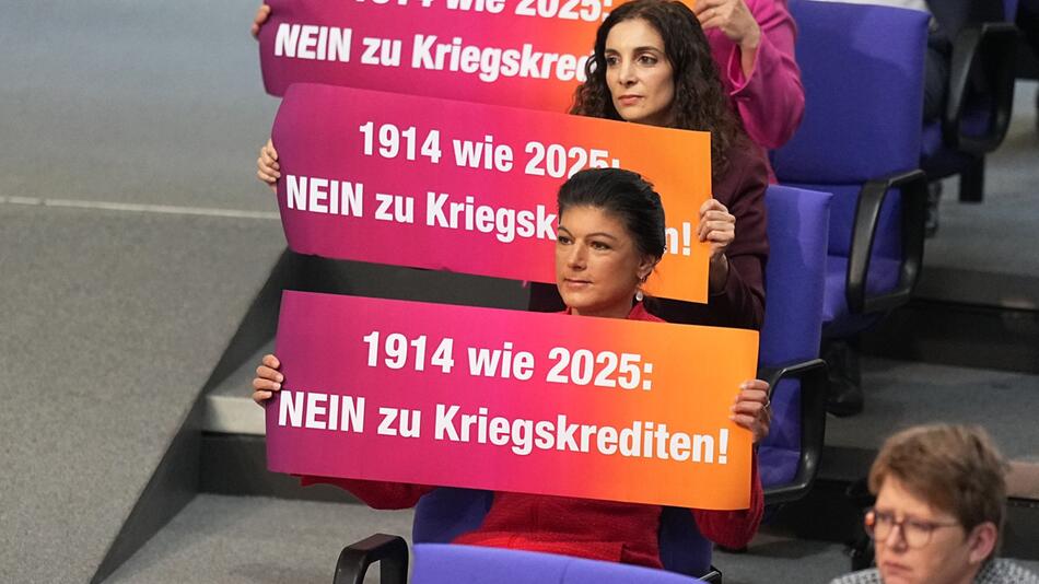 Bundestag - Sondersitzung zur Grundgesetzänderung