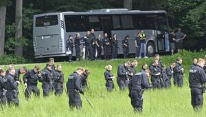 Polizeiaktion nach Leichenfund bei Bad Aibling: Polizei durchsucht Waldstück großflächig