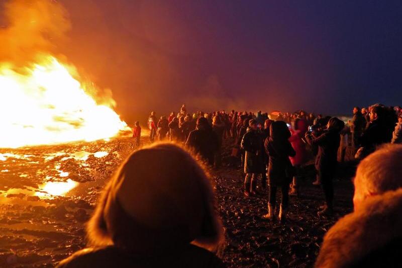 Flammen in der Nacht