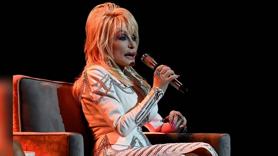 Dolly Parton stammt aus dem US-Bundesstaat Tennessee, der schwer von Hurrikan Helene gezeichnet ist.